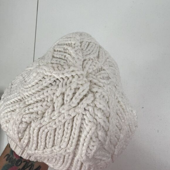 Under Armour Women’s UA Around Town Beanie Knit Cream Fleece Lined Warm OSFM - Picture 7 of 13